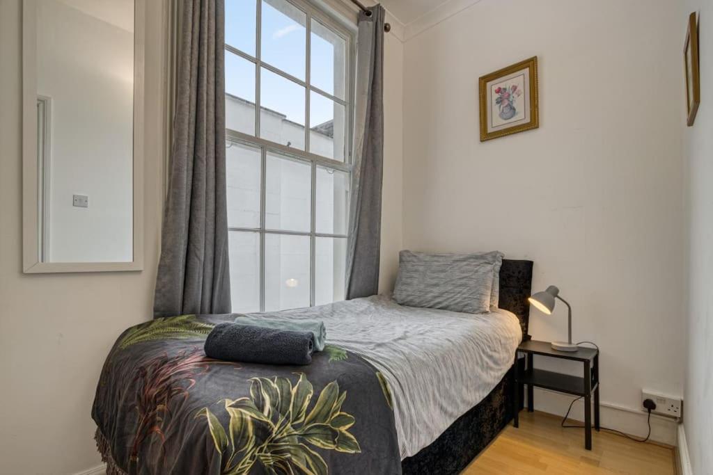 דירות לונדון Cosy 2Br Retreat Near Paddington Station מראה חיצוני תמונה