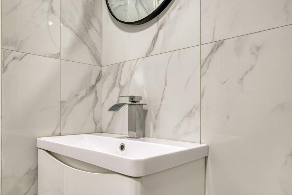 דירות לונדון Cosy 2Br Retreat Near Paddington Station מראה חיצוני תמונה