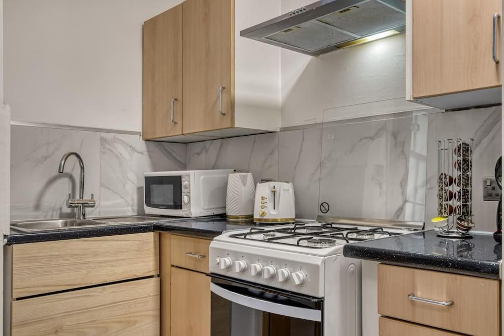 דירות לונדון Cosy 2Br Retreat Near Paddington Station מראה חיצוני תמונה