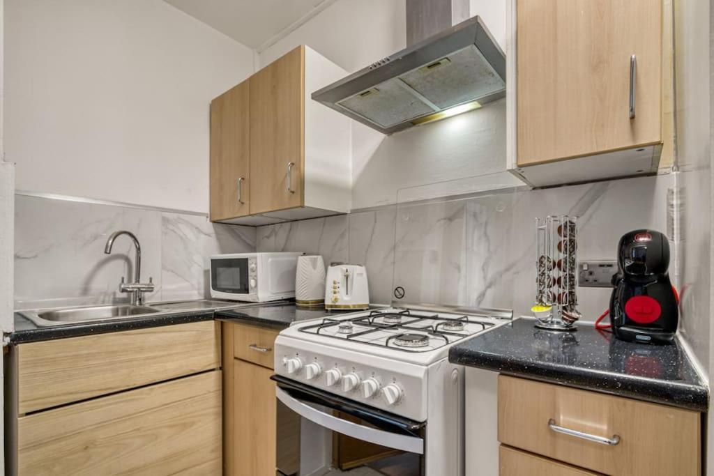 דירות לונדון Cosy 2Br Retreat Near Paddington Station מראה חיצוני תמונה